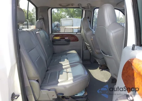 2004 Ford F350 Srw Super Duty z USA, uszkodzony, nr VIN 1FTSW31P84ED97132